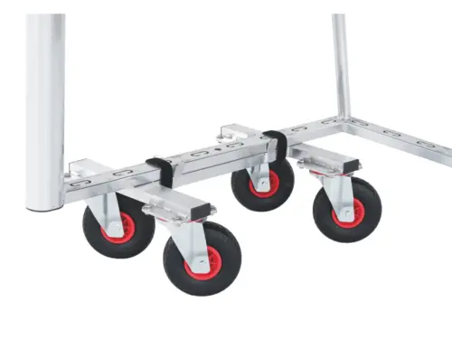 Transportwagen - Fussballtor und Spielerkabinen